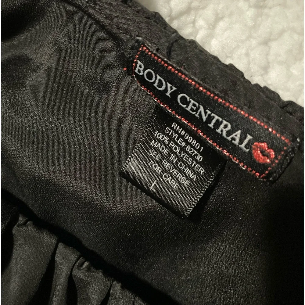 Size Large - Picture 2 of 2